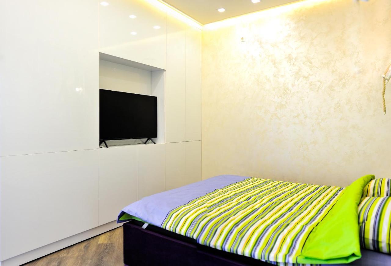Arcadia Vip Apartments Sea View! أوديسا المظهر الخارجي الصورة