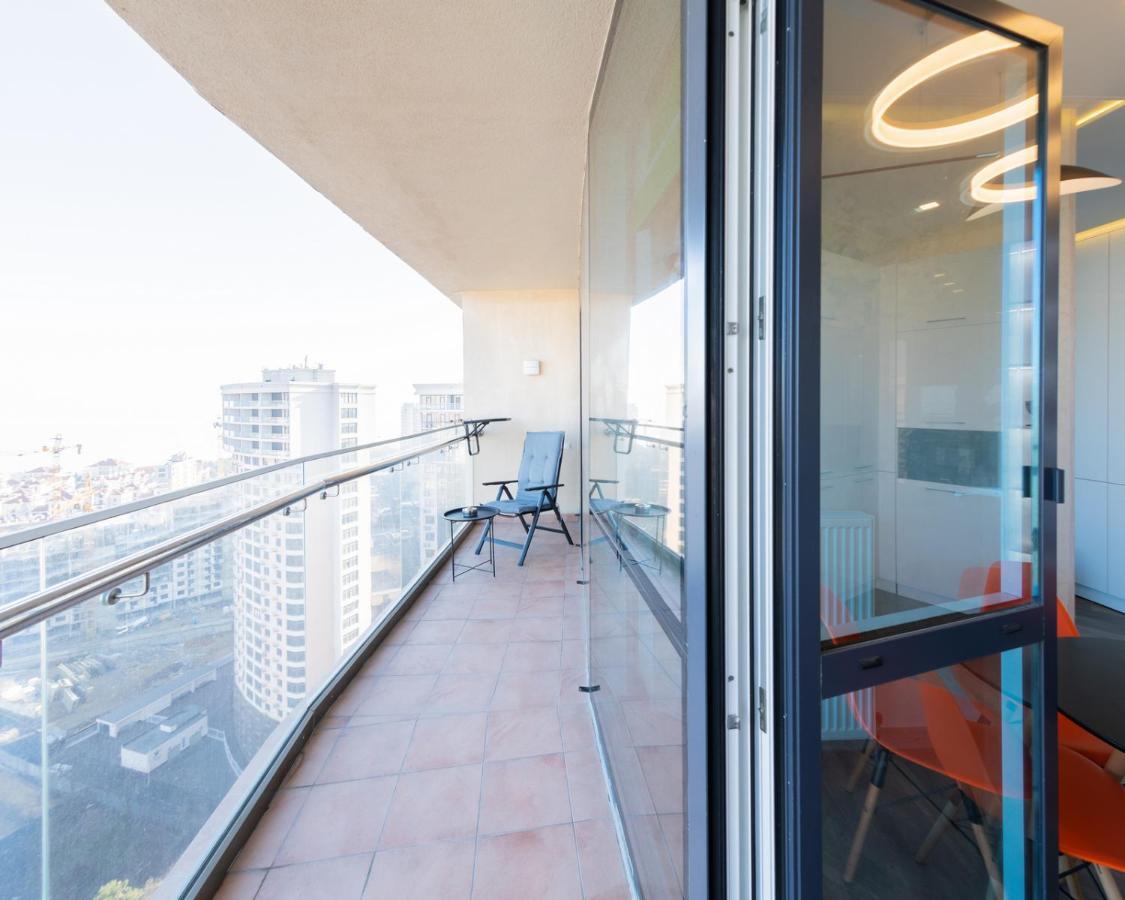 Arcadia Vip Apartments Sea View! أوديسا المظهر الخارجي الصورة